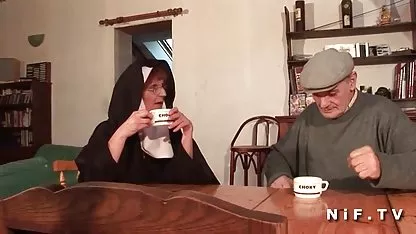 سیگار کشیدن فیلم سکسی پسرو مادر و جلق زدن